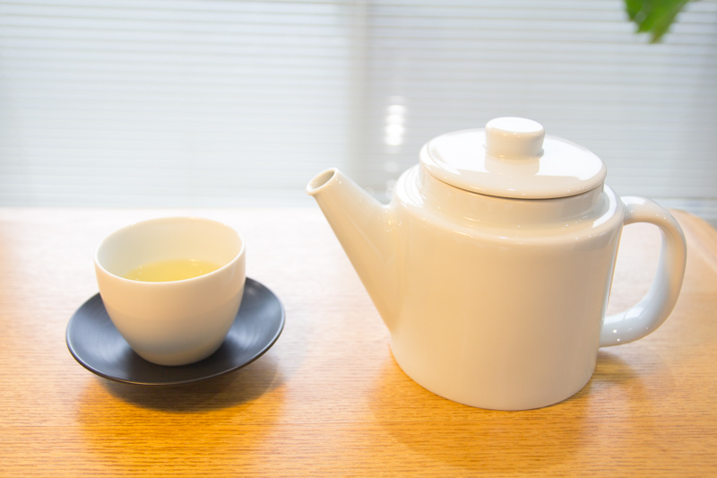 大きい割引 蓋なし 急須 おしゃれ 常滑焼 お茶が美味しくなる 日本製 ティーポット 陶器 きゅうす 上品 おすすめ 手軽 簡単 丸い 茶こし