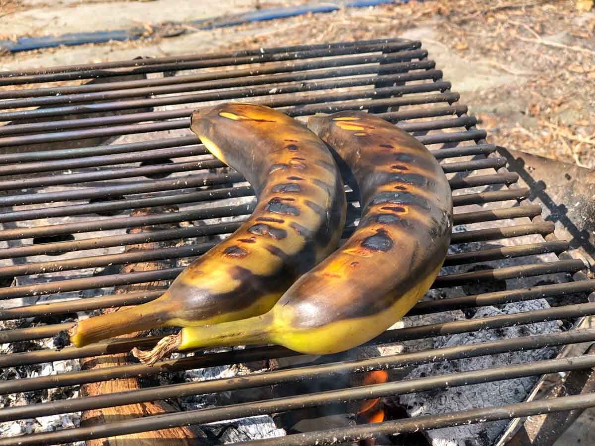 焼きバナナ加熱中