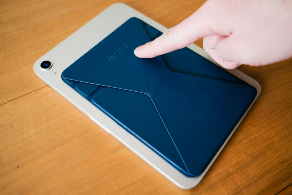 iPad mini6専用 MOFT Xはマグネットで平らになる